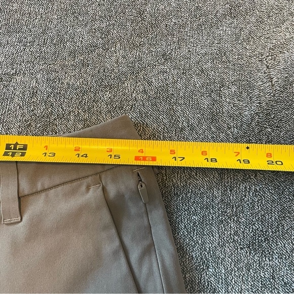 Lululemon Commission Short 7" *Warpstreme
Grey Sage (First Release) Size 30 - Picture 9 of 12